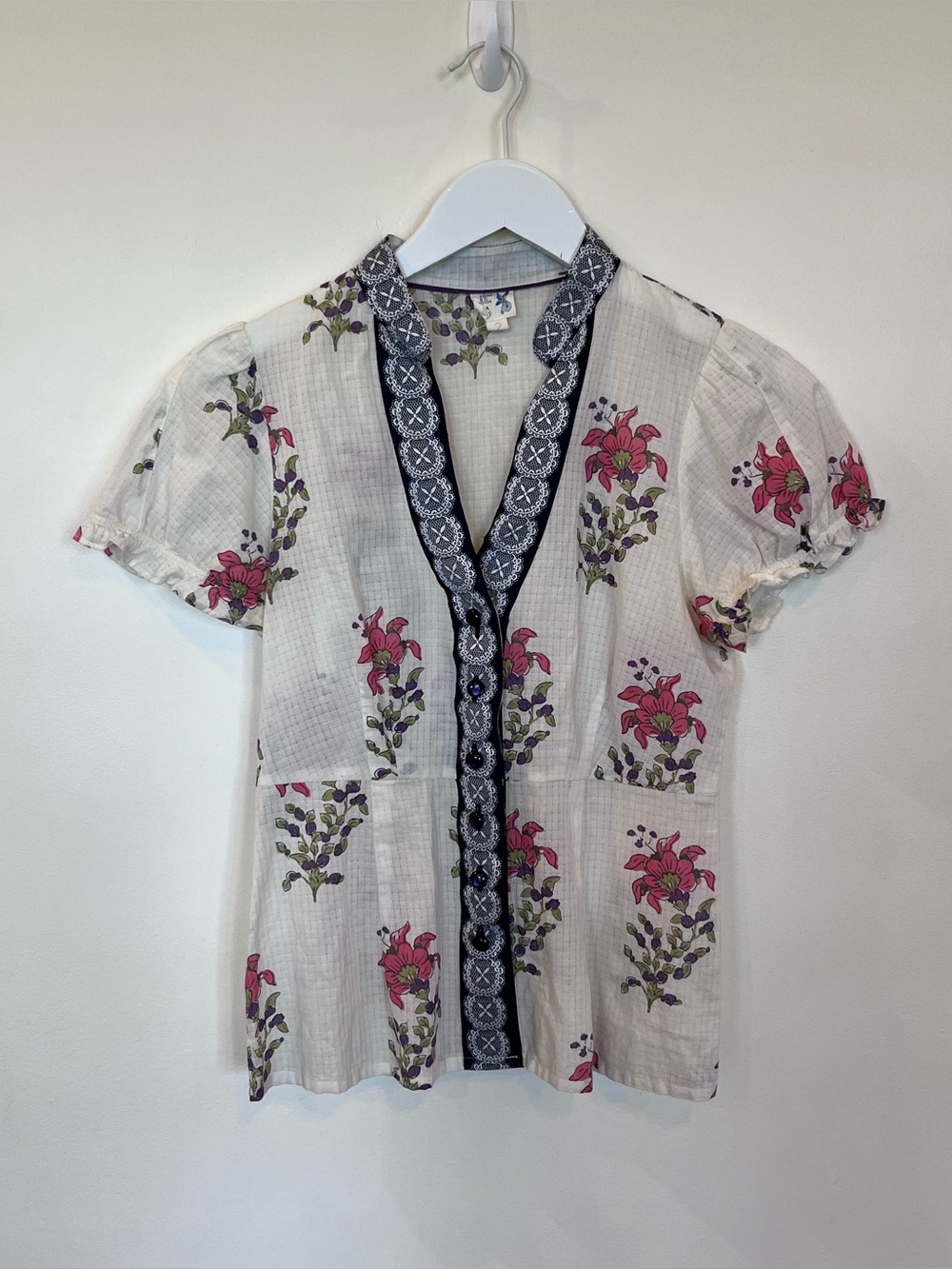 Edme & Esyllte Anthropologie Vintage Bohemian V Neck Top Floral Doily Size 2